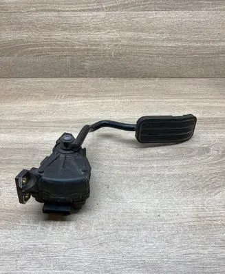 Volkswagen Sharan Accelerator throttle pedal 7M3721603B YM219F836AA