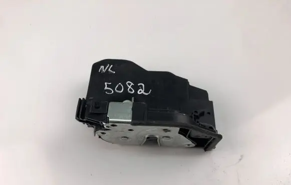 BMW X5 E70 Coupe door lock (next to the handle) A053702