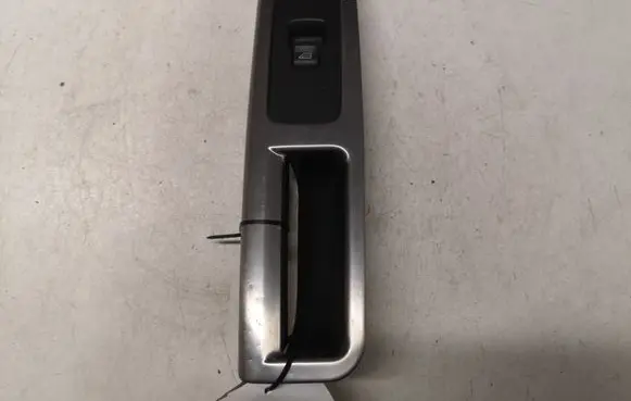 Volvo V50 Electric window control switch 8663815 30658448 03415300