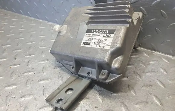 Toyota Corolla E120 E130 Power steering control unit/module 8965002010