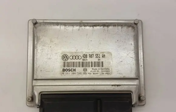 Volkswagen PASSAT B5 Engine control unit/module 4D0907551AH 26SA5824 0261204346