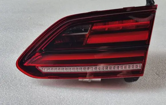 Volkswagen Arteon Tailgate rear/tail lights 3G8945308B