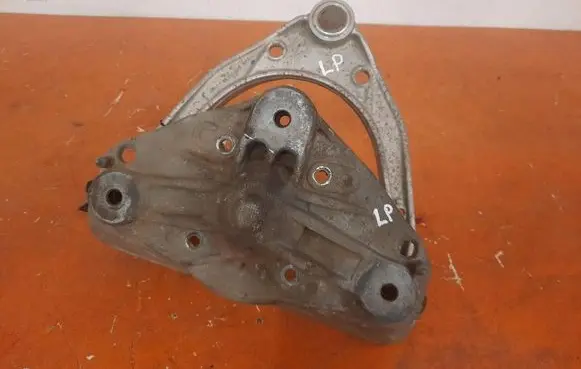 Audi Q7 4L Front control arm 7L0412391