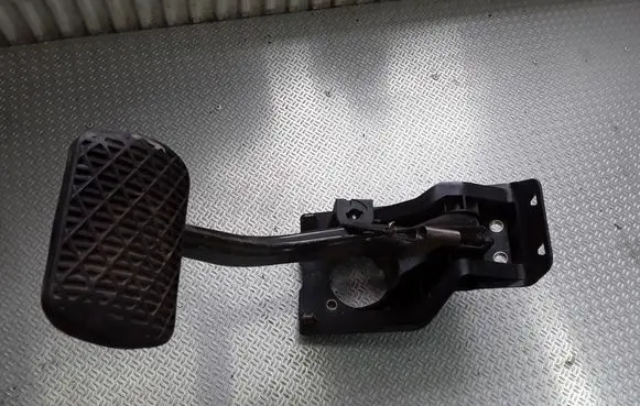 Mercedes-Benz S W220 Brake pedal