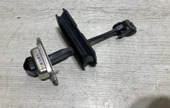 Renault Megane IV Rear door check strap stopper 802202r