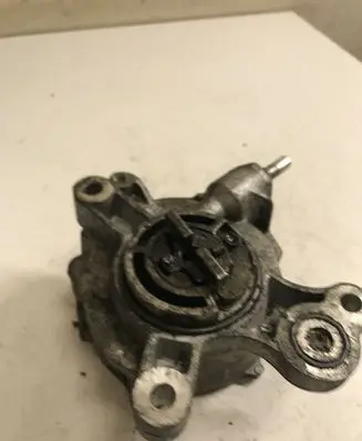 Ford Kuga I Vacuum pump D1651B