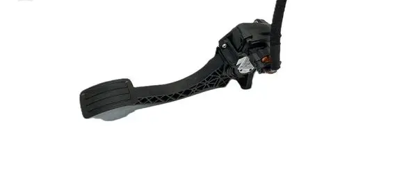 Peugeot 5008 II Accelerator throttle pedal 9674829180 33846
