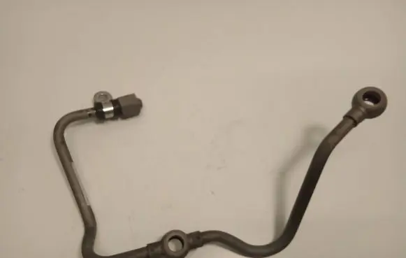 Mercedes-Benz GLC C253 Turbo turbocharger oiling pipe/hose A6511801120 17T279B