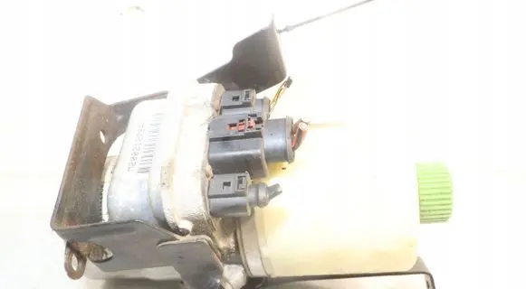 Skoda Fabia Mk2 (5J) Power steering pump