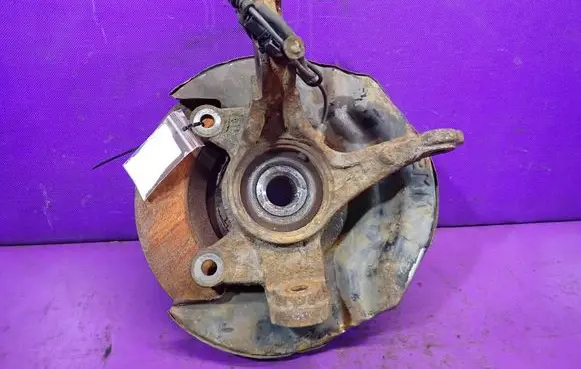 Honda CR-V Front wheel hub spindle knuckle