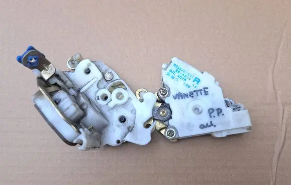 Nissan Vanette Front door lock 8055261U01
