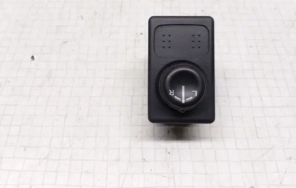 Nissan Almera Tino Wing mirror switch