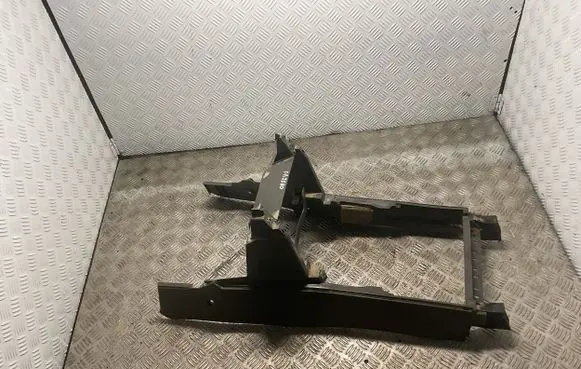 Mitsubishi Pajero Center console