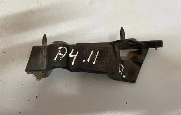 Audi A4 S4 B8 8K Front bumper mounting bracket 8K0807284