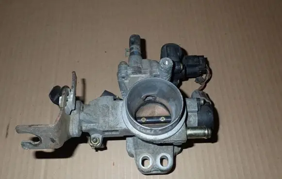 Toyota Yaris Throttle body valve