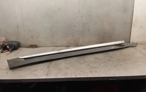 Lexus IS 220D-250-350 Sill