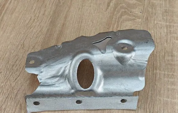 BMW X6 G06 Exhaust heat shield 8598167