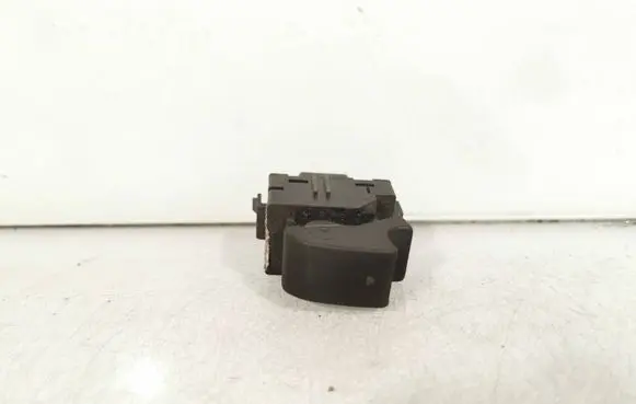 Toyota Corolla Verso AR10 Electric window control switch 848100F010 37181