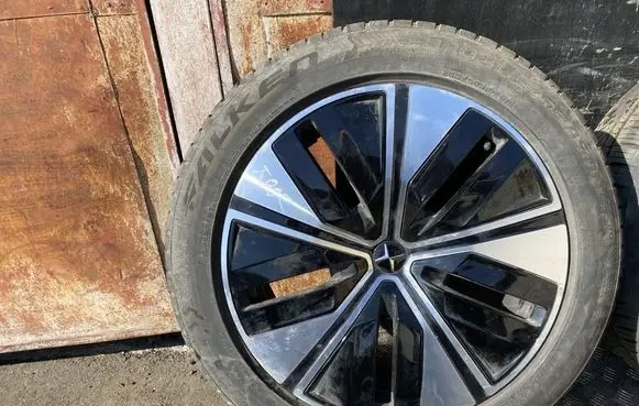 Polestar 4 R20 alloy rim 80012653