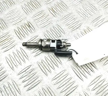 Volvo XC60 Fuel injector 32140007