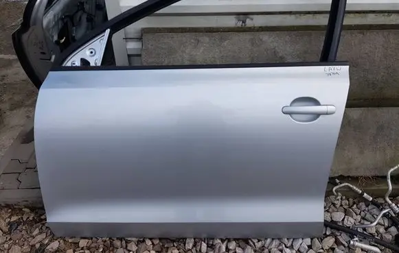 Volkswagen Jetta VI Front door 