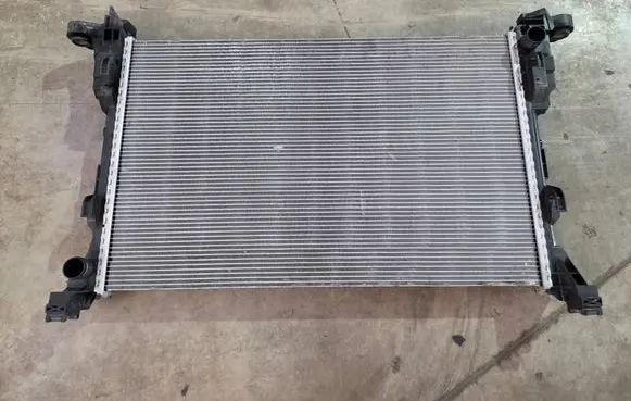 Nissan NV300 Coolant radiator 214106419R 0006227 KW768001