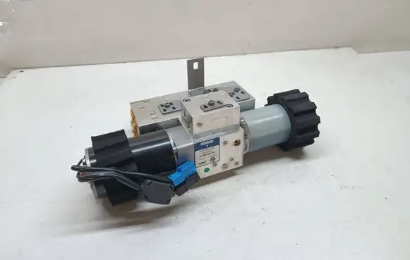 BMW 3 E92 E93 Convertible roof hydraulic pump 7128780