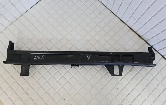 Mercedes-Benz CLA C117 X117 W117 Radiator mount bracket A2465011720