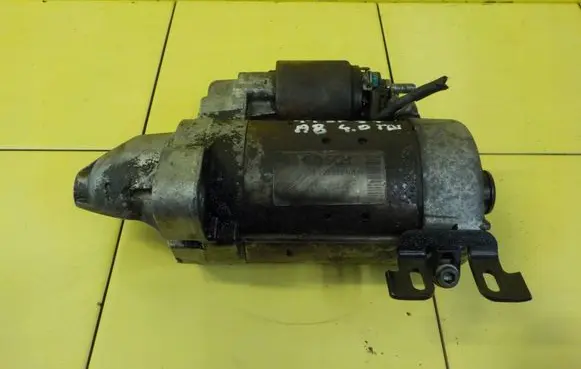 Audi A8 S8 D3 4E Starter motor 0001223018 11SP37