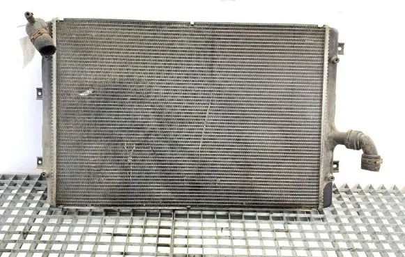 Volkswagen PASSAT B6 Coolant radiator 3C0121253Q