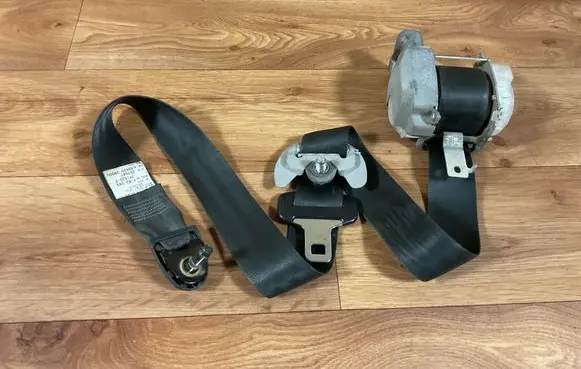 Hyundai i30 Front seatbelt 888202R900 7P1620P 257947