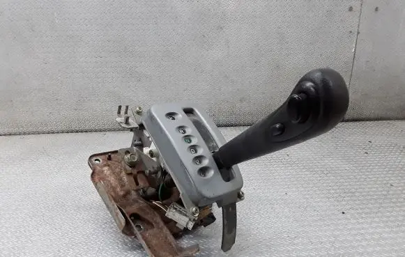 Mitsubishi Pajero Pinin Gear shifter/selector