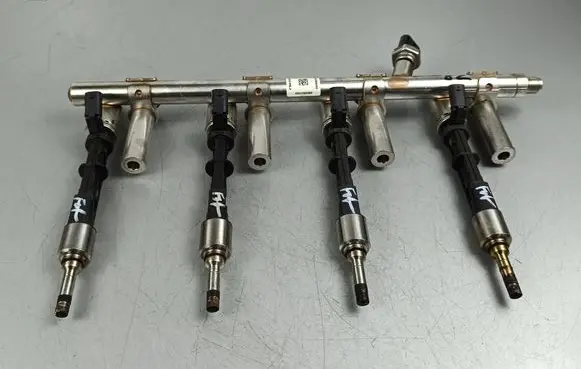 Jeep Wrangler Fuel injectors set 05281482AB 0261555200