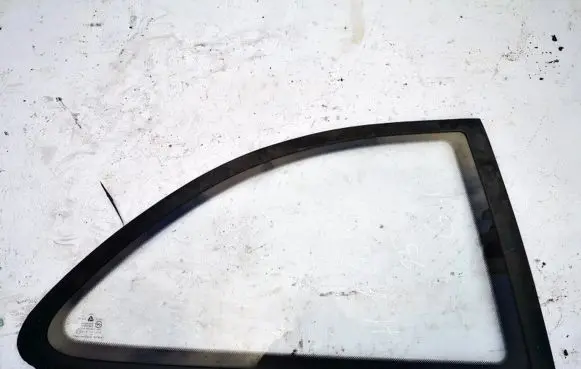 Hyundai Pony Rear side window