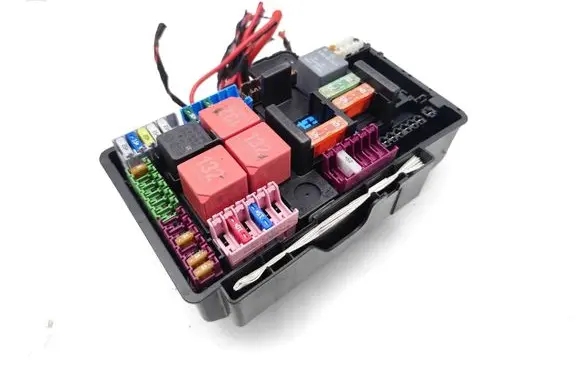 Mercedes-Benz C W205 Fuse module A0009822923