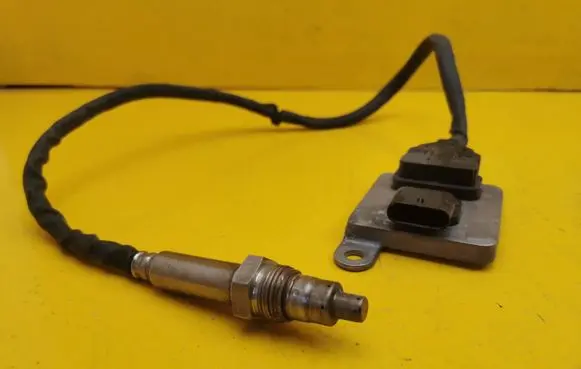 Mercedes-Benz C W205 Lambda probe sensor A0009053606