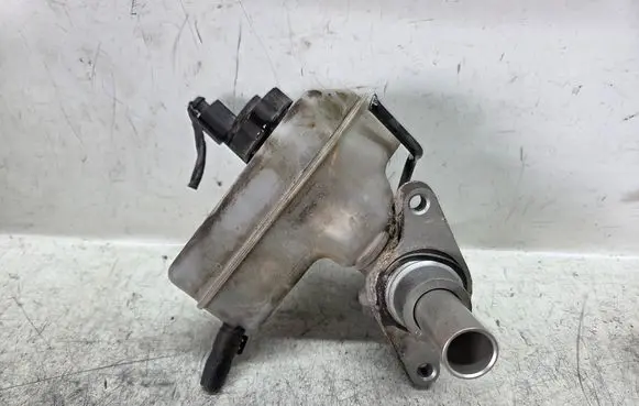 Volkswagen PASSAT B6 Master brake cylinder