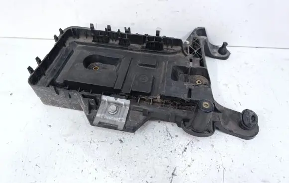 Volkswagen PASSAT B8 USA Battery tray 1K0915333 1J0803219