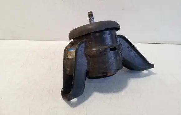 KIA Sportage Engine mount bracket 21810D9500 21814A9000