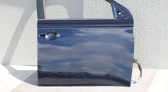 Mitsubishi Outlander Front door
