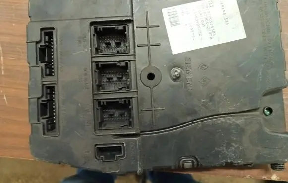 Renault Scenic II - Grand scenic II Comfort/convenience module 8200525388 05258
