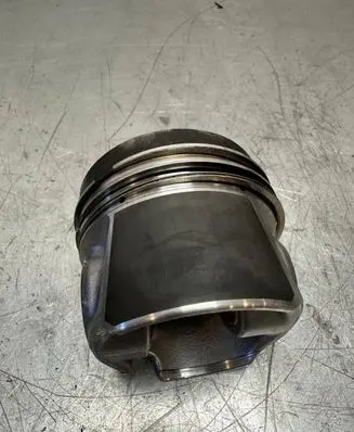 Volkswagen PASSAT B8 Piston 81l155