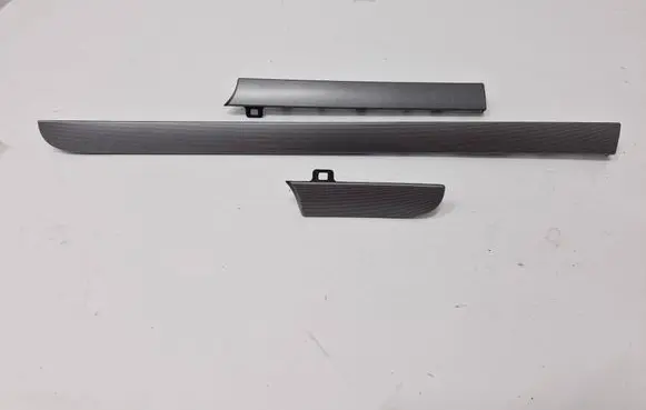Dashboard glove box trim