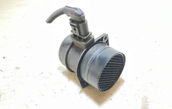 Volkswagen Jetta V Mass air flow meter 0281002735 03G906461C