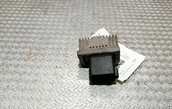 Renault Trafic II (X83) Glow plug pre-heat relay 7700115078