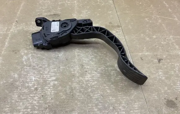 Ford S-MAX Accelerator throttle pedal 6G929F836JD C95YE02 6PV00922010