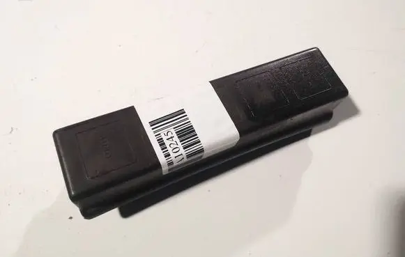Opel Astra F Fuse box cover 90450130 2225517