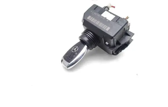 Mercedes-Benz C W204 Ignition lock A2045450908
