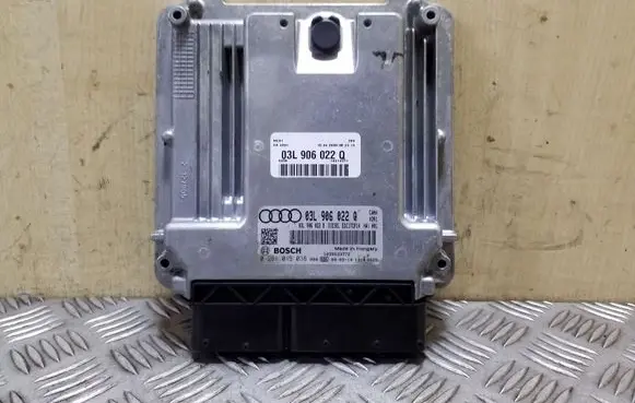 Audi Q5 SQ5 Engine control unit/module 03L906022Q 0281015039