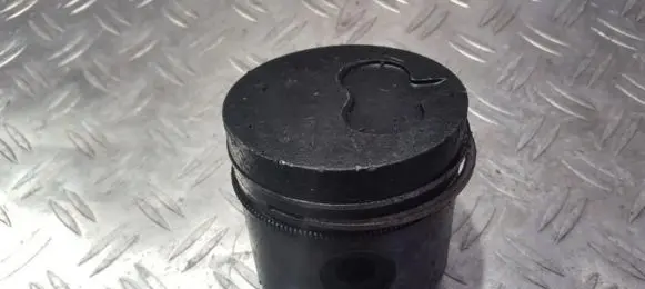 Piston